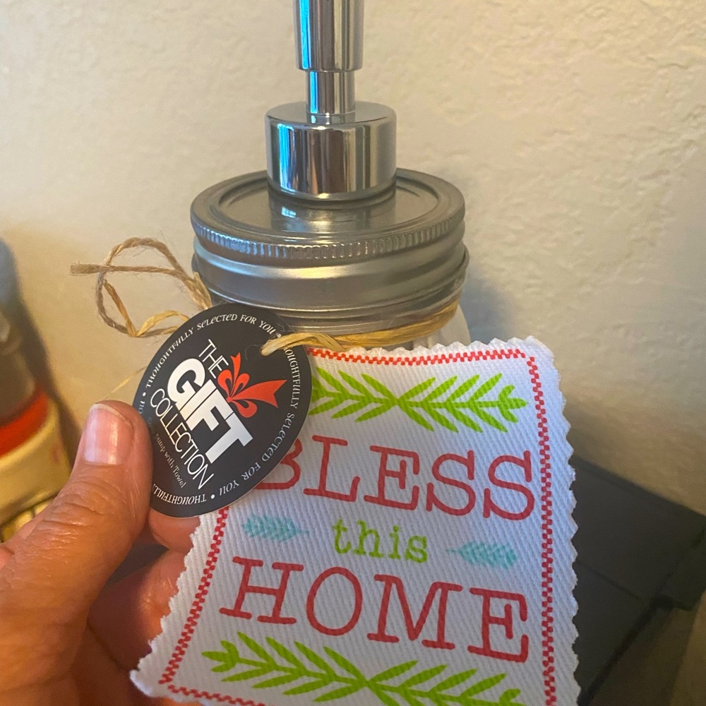 Soap pump w/ dish towel